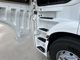 Mercedes-Benz Actros 2551