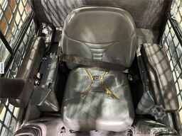 Mustang 220R compact loader w/leveling bucket and pallet f