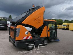 Johnston CN200 Sweeper