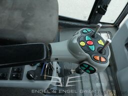 Johnston CN200 Sweeper