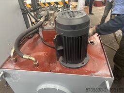 Nanjing Asia Machine Mfg. Co., Ltd. YQ32-315 Four-column Hydraulic Press