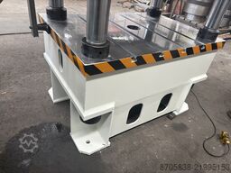 Nanjing Asia Machine Mfg. Co., Ltd. YQ32-315 Four-column Hydraulic Press