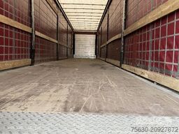Schmitz Cargobull Semitrailer Curtainsider Standard Hayon