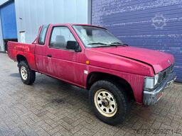 Nissan KING CAB **4X4-2500DIESEL**