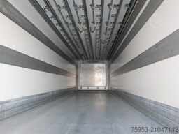 Schmitz Cargobull SKO 24 Rohrbahn Liftachse Carrier Vector HE19