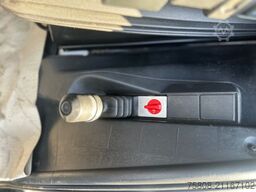 MERCEDES-BENZ Atego 1224 Kipper Kran Hiab XS 077 AHK Klima