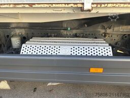 MERCEDES-BENZ Atego 1224 Kipper Kran Hiab XS 077 AHK Klima