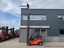 LINDE H18T-03 triplo 545 freelift sideshift 2002 6800uur LPG