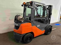 Toyota 02-8FGF30