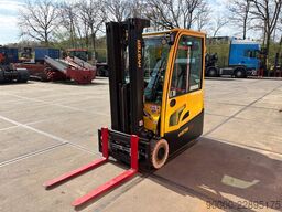 Hyster J1.6 XNT LWB 766 HOURS, Like new