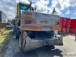 Volvo EW160B wheeled machine w/ support leg and shear