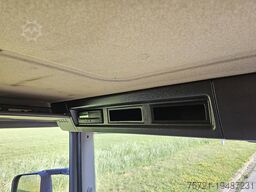 SCANIA P270 LIFT HARD WOOD FLOOR