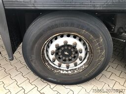 Schmitz Cargobull SCB S3B / Box Trailer / Loadlift 2000 kg / APK ...