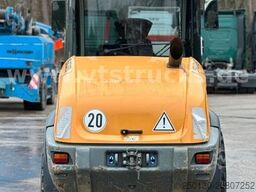 LIEBHERR L506C Schaufel/Palettengabel