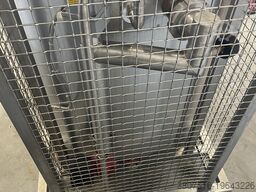 Heatable mixing tank