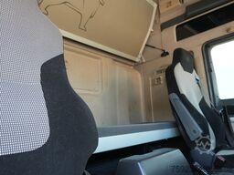 MAN TGX 26.460 6x2 tractor unit 666.000km