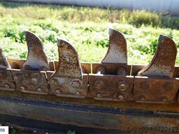 Digga BFT2 Chain digger w/ Combi attachment.