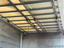 KOTSCHENREUTHER Schwenkwandanhänger/ Hochgekuppelt