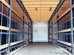 Schmitz Cargobull Curtainsider Mega Getränke