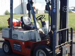 Nissan UJ02A25U
