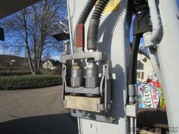 Takeuchi TB 228 -POWERTILT + Schnellwechsler +3 Löffel