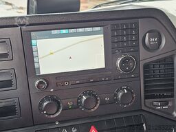 MERCEDES-BENZ ANTOS 1824 CARRIER TAILLIFT