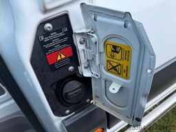 MERCEDES-BENZ Sprinter 314 BlueTEC 9Sitze Motor baut Druck auf