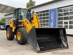 CATERPILLAR 930M Radlader mit Schaufel 2.090 BTH