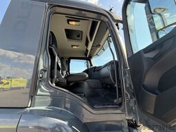 Mercedes-Benz Arocs 2646 6x4 3-Seitenkipper Schwarzmüller