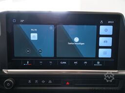 VW T7 Transporter Kastenwagen mit L-Trennwand AHK P