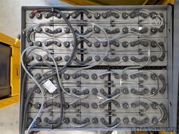 Jungheinrich EFG 425s neuwertige Batterie