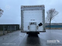 Schmitz Cargobull Curtainsider Standard Faltwandtür rechts