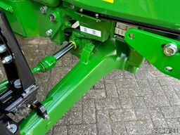 John Deere 5075E