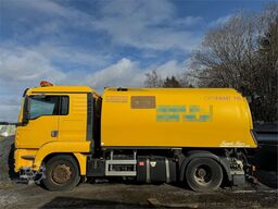 MAN 18.313 Sweeper w/ Bucher Optifant 70 superconstruc