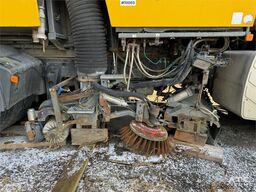 MAN 18.313 Sweeper w/ Bucher Optifant 70 superconstruc