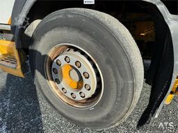 Volvo FM9 4x2 sweeper truck w/ Beam sweeper S7000 superc