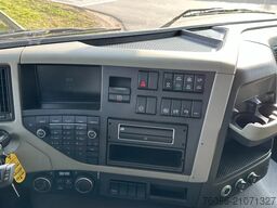 Volvo FM 430 !!8X4 TRIPLE!! EURO6!! Z-KRAAN!!/KIPPER!...