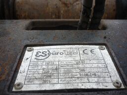 Hyundai Robex 160W-9A  Wheel Excavator with bucket