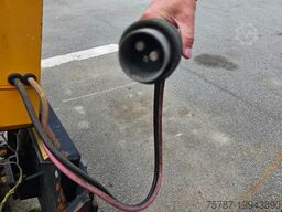 Schneepflug/ Schneeschiebeschild Fa. MF Maskiner