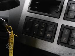 Renault T520 6x2/ RETARDER/ FULL AIR/ HYDRAULICS/ BOOGIE