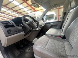 VOLKSWAGEN T5 Kombi 2.0 Tdi L1H1 9 Sitze Engine Broken