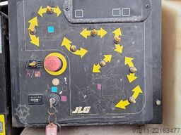 JLG 600AJ