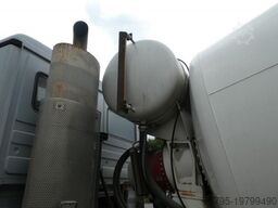 MERCEDES-BENZ Actros 3235 B 8x4 Betonmischer Stetter 9m³ -Deut