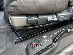 MERCEDES-BENZ ATEGO 818 L Koffer 7,30 m LBW 1 T*Seitentür