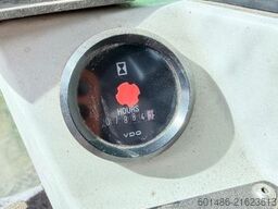 SENNEBOGEN 818 mit Greifer