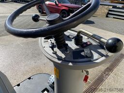 Hako Sweepmaster P980 RH, Veegmachine