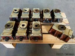 BWF F1 Leveling mounts / Fixatoren / machinestelvoeten