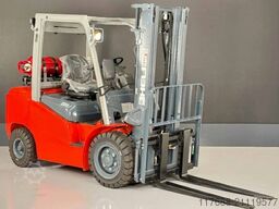 Heli CPYD25-G3- GAS  2,5t 3,3m Hub - KUBOTA - Garantie