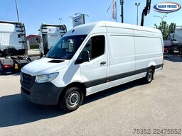 Mercedes-Benz Sprinter 317 CDI RWD