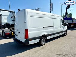 Mercedes-Benz Sprinter 317 CDI RWD